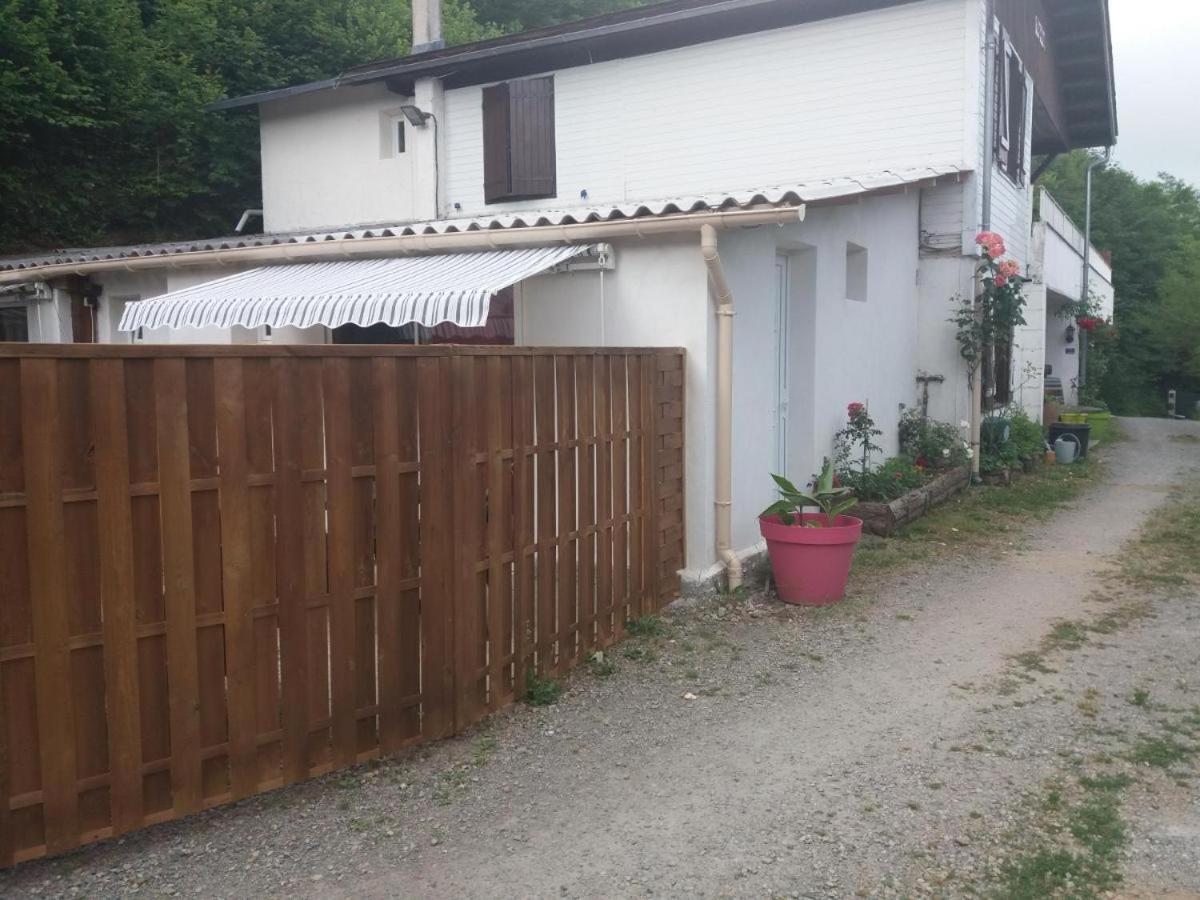 לקון "Le Maloya" Chalets Independants -Chambre Balneo - Relais Motards מראה חיצוני תמונה