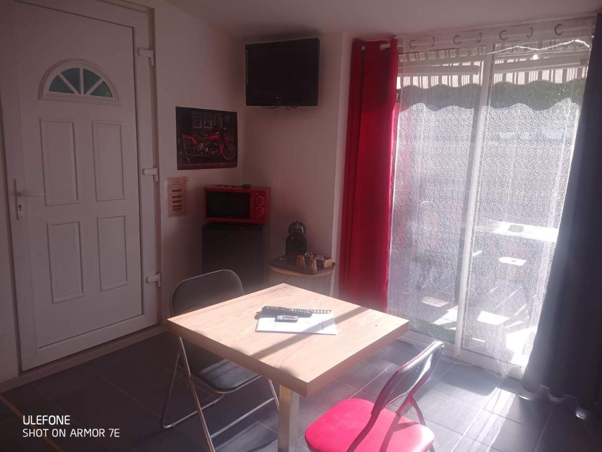 לקון "Le Maloya" Chalets Independants -Chambre Balneo - Relais Motards מראה חיצוני תמונה