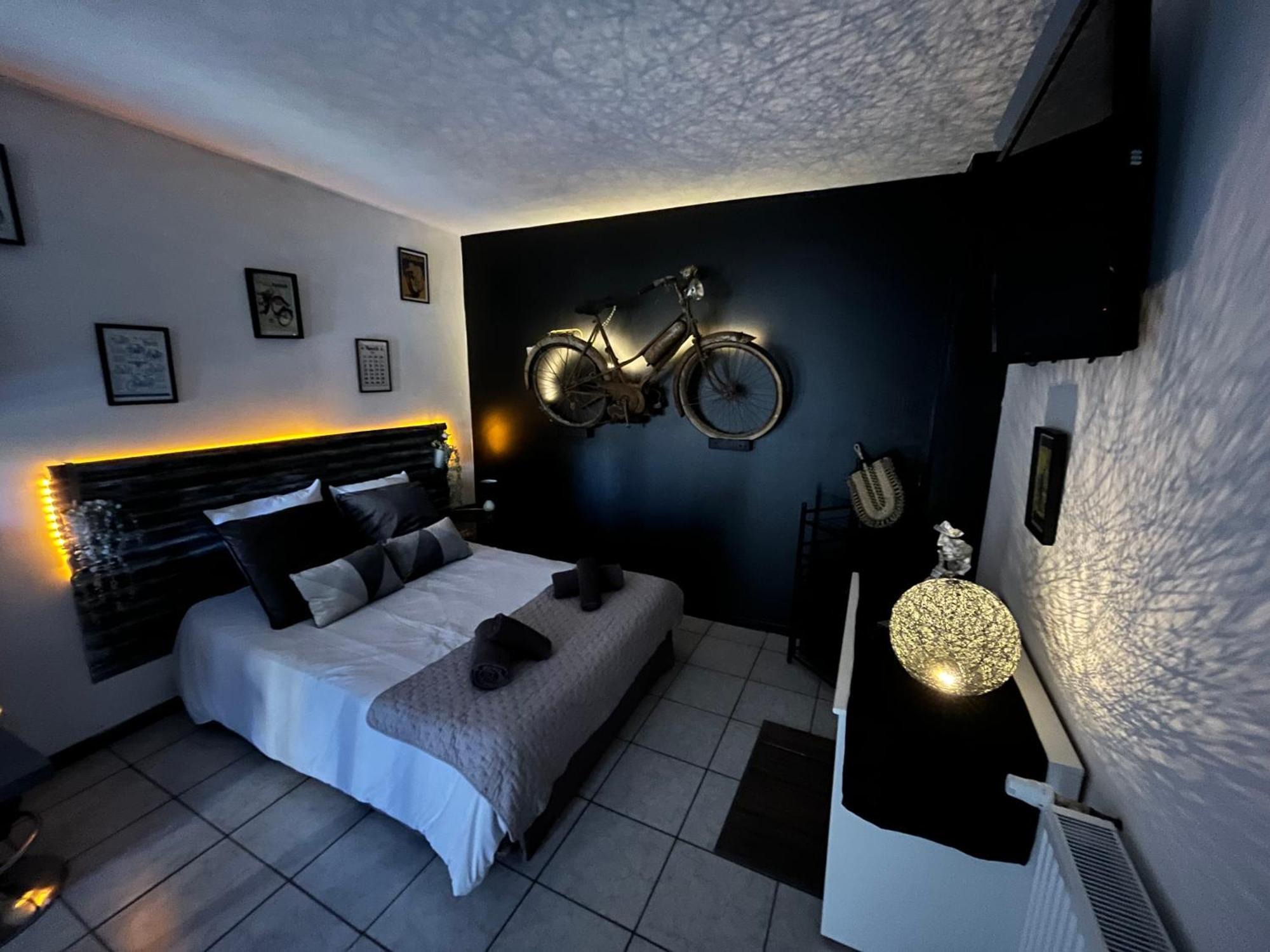 לקון "Le Maloya" Chalets Independants -Chambre Balneo - Relais Motards מראה חיצוני תמונה