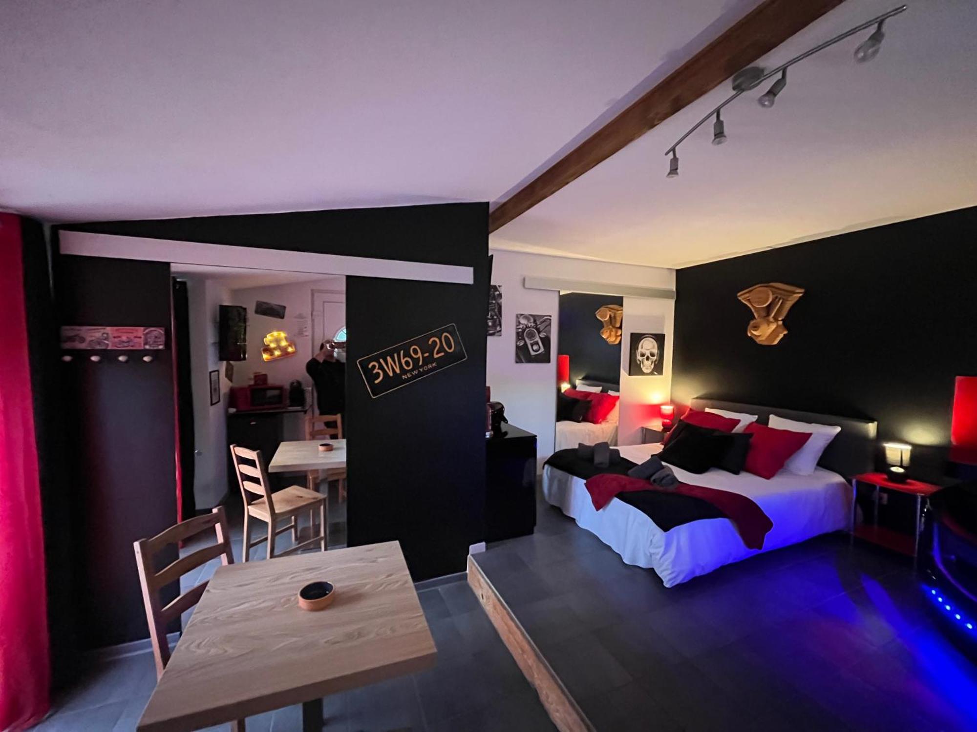 לקון "Le Maloya" Chalets Independants -Chambre Balneo - Relais Motards מראה חיצוני תמונה