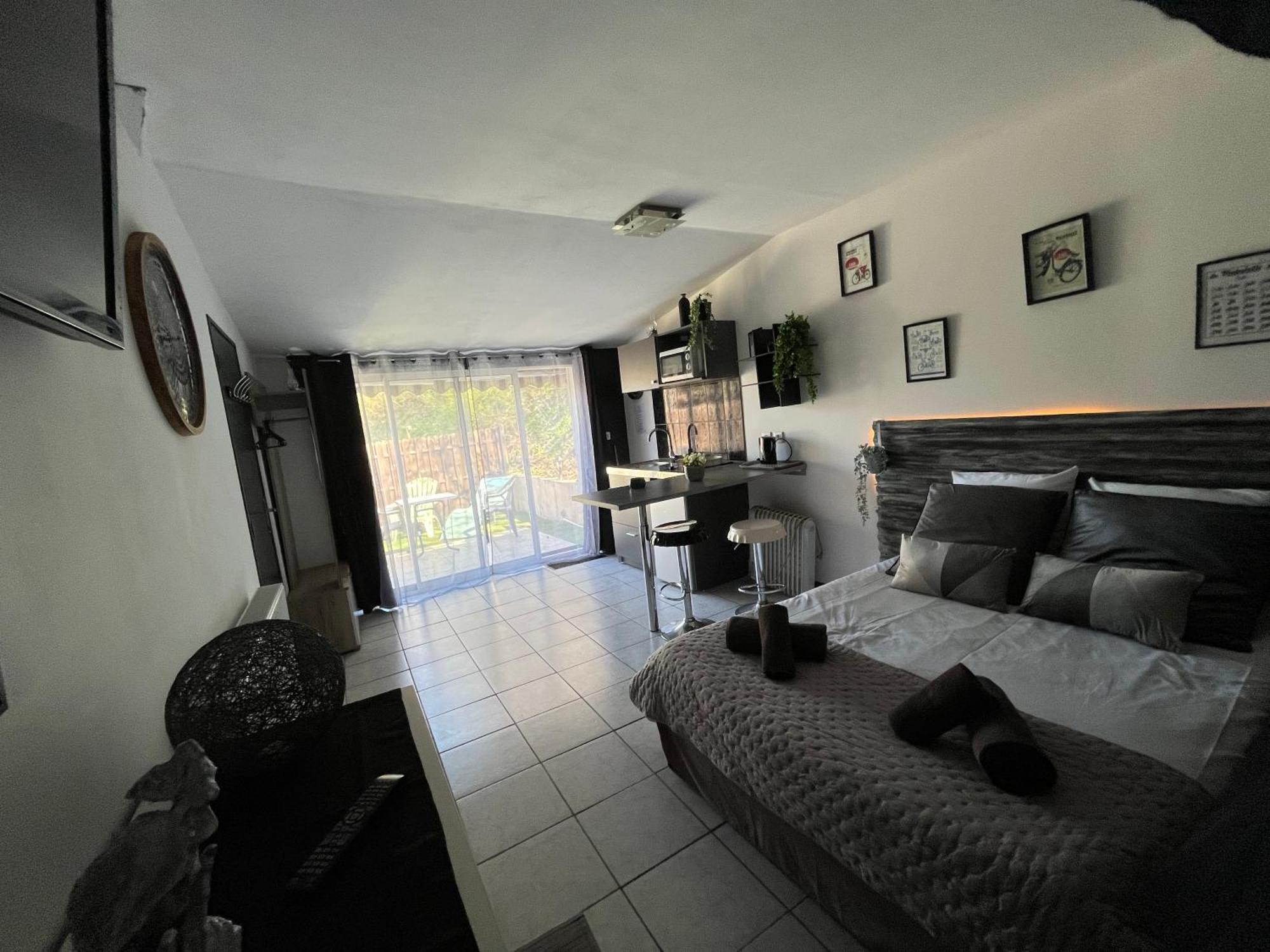 לקון "Le Maloya" Chalets Independants -Chambre Balneo - Relais Motards מראה חיצוני תמונה