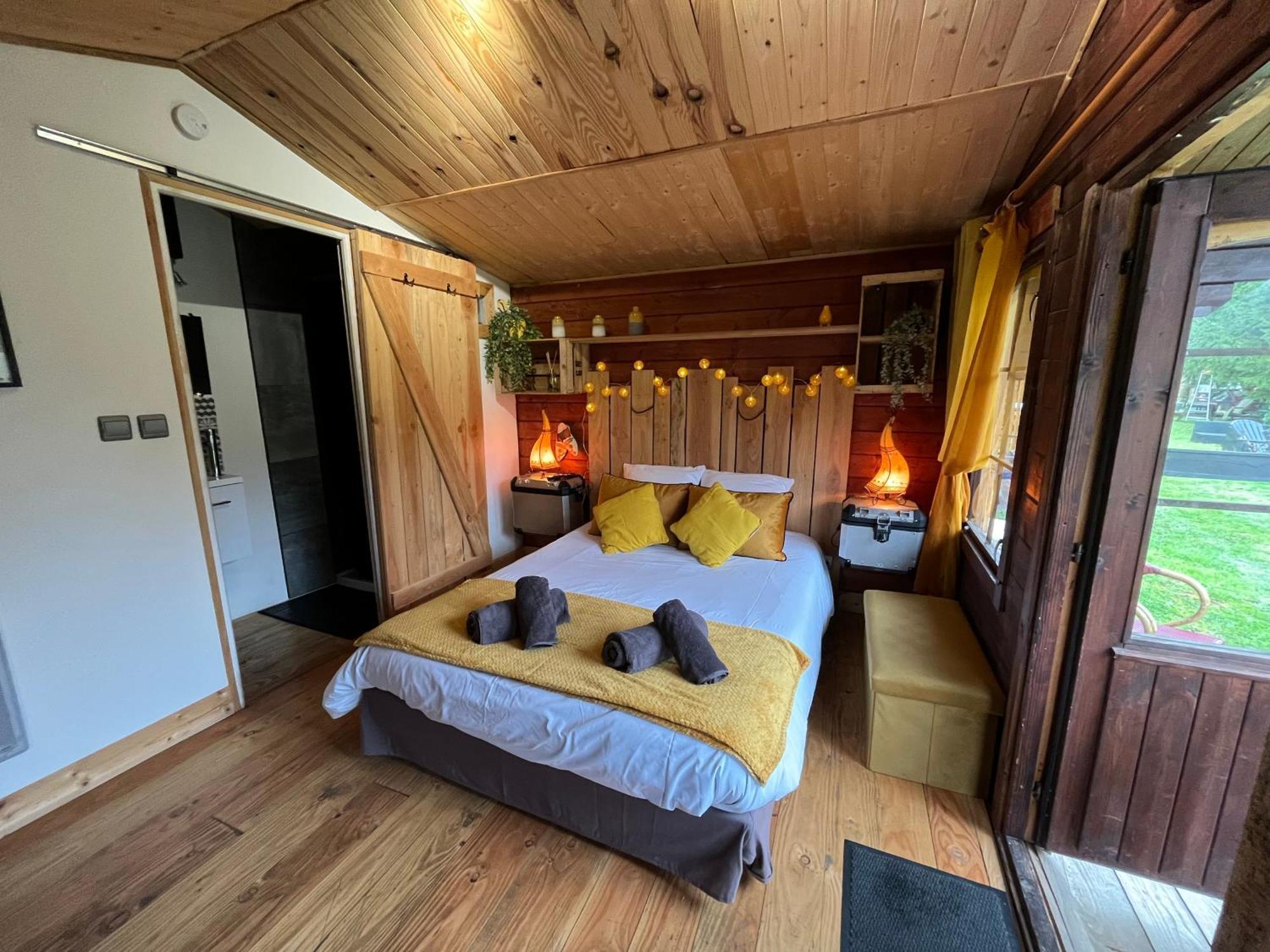 לקון "Le Maloya" Chalets Independants -Chambre Balneo - Relais Motards מראה חיצוני תמונה