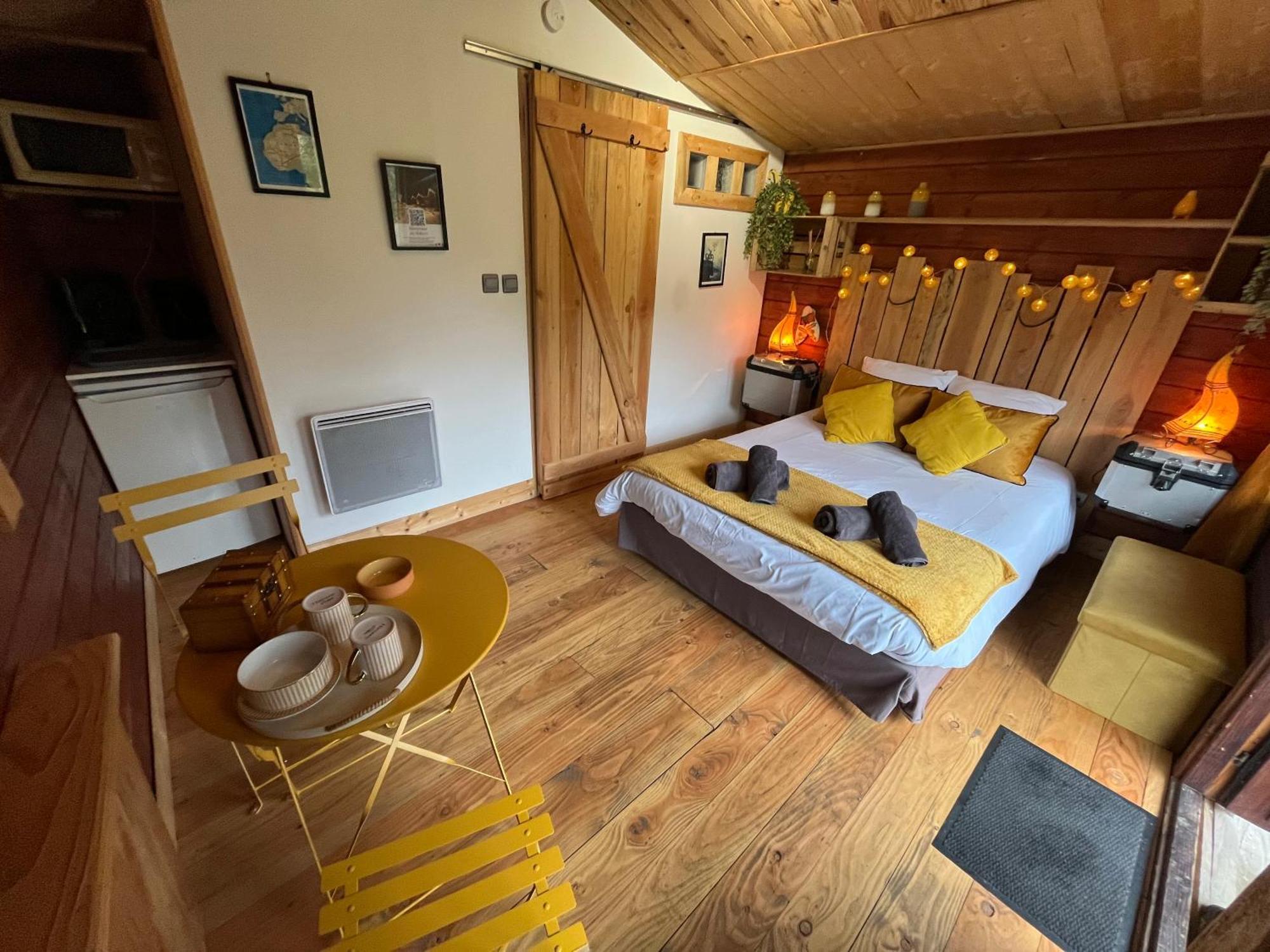 לקון "Le Maloya" Chalets Independants -Chambre Balneo - Relais Motards מראה חיצוני תמונה