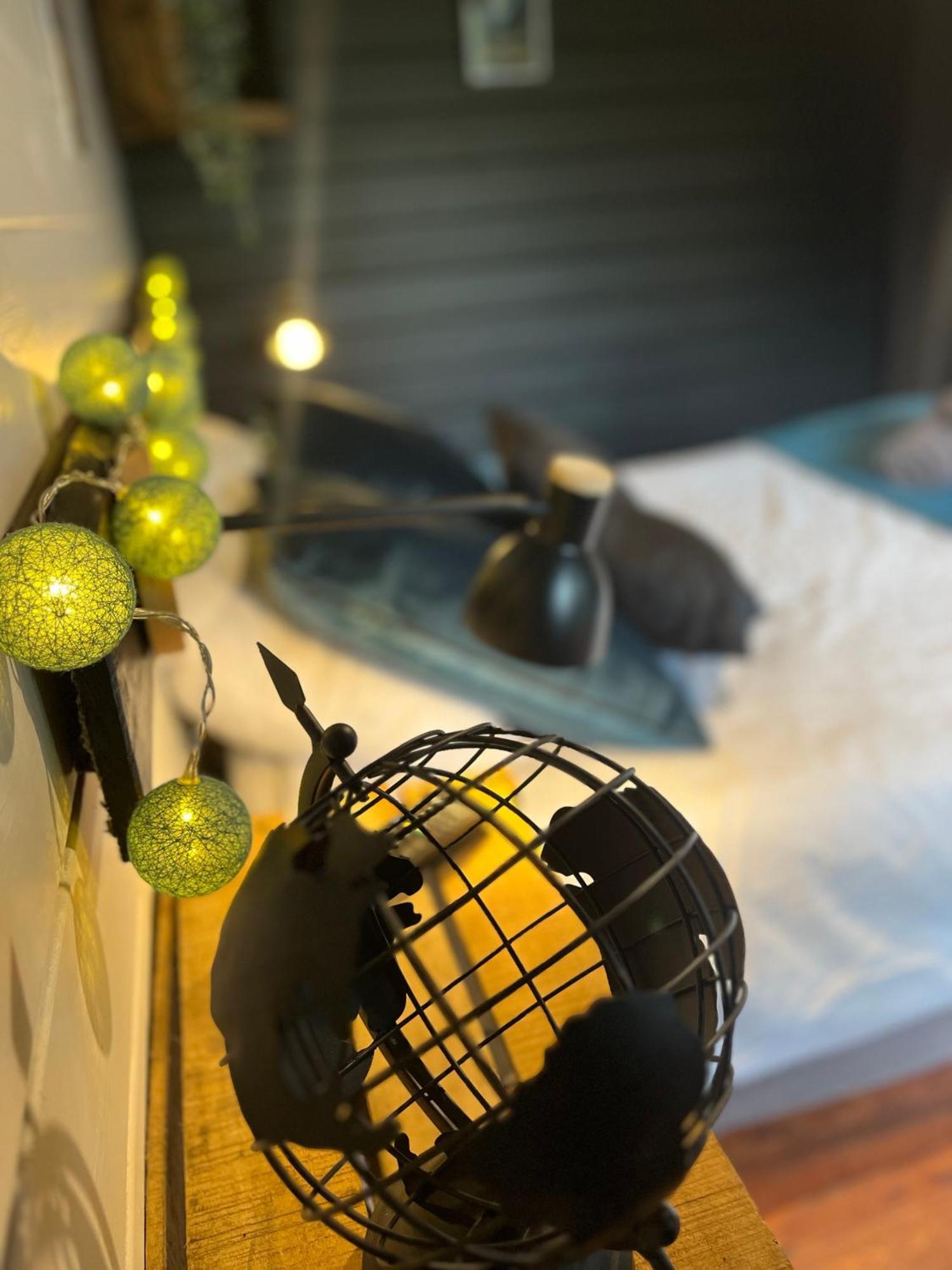 לקון "Le Maloya" Chalets Independants -Chambre Balneo - Relais Motards מראה חיצוני תמונה